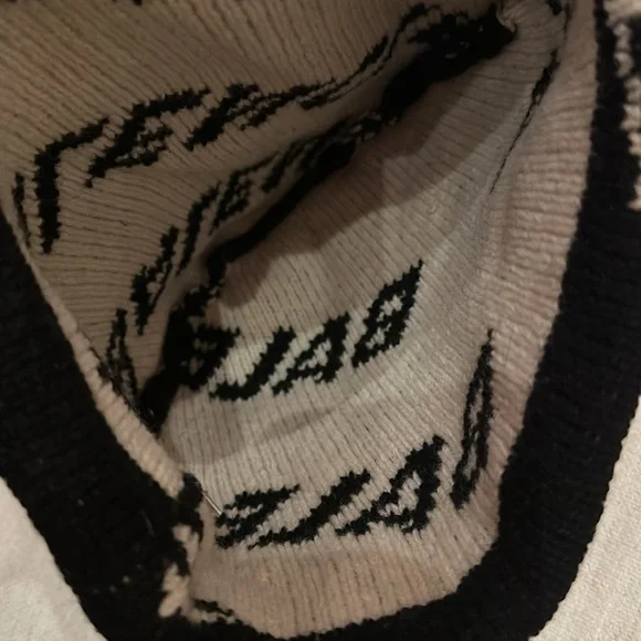 Balenciaga unisex black white wool knit logo beanie Worn twice *blogger*